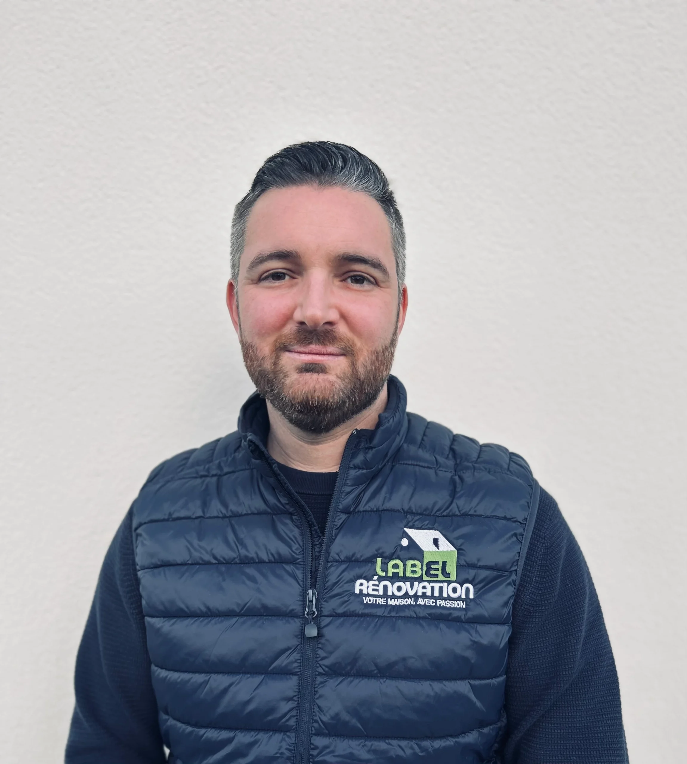 Photo de Benoit Westland, co-gérant de Label Rénovation, spécialiste de la rénovation de l'habitat.
