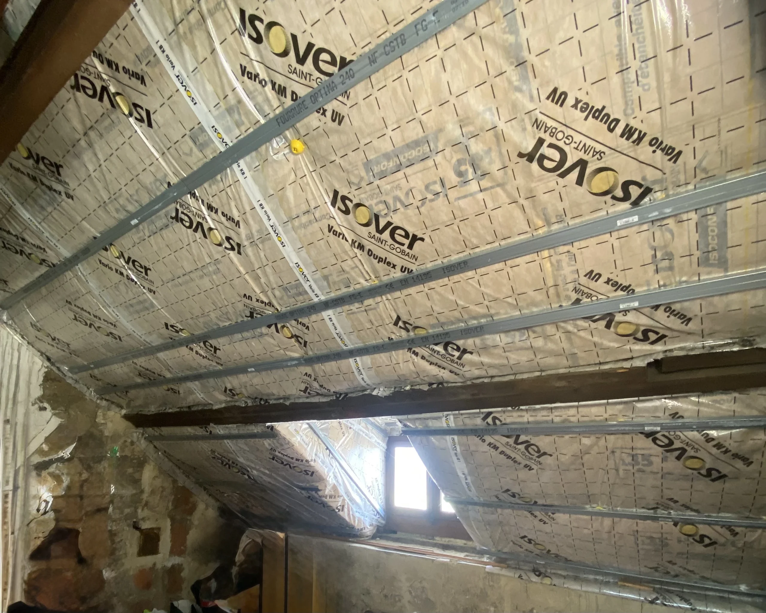 Vu d'un comble après la pose d'une isolation